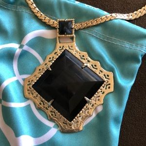 Kendra Scott Jewelry - Kendra Scott Savannah Large Stone Necklace Kendra Scott Jewelry - Kendra Scott Savannah Large Stone Necklace